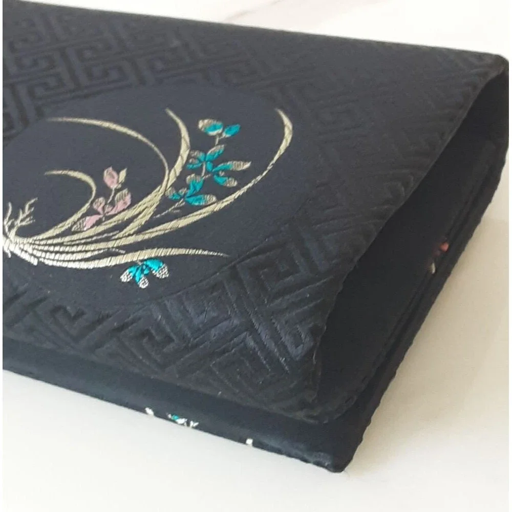 CAROLYN BARTON Japanese Kimono Silk Floral Embroidery Mirror Crossbody Clutch